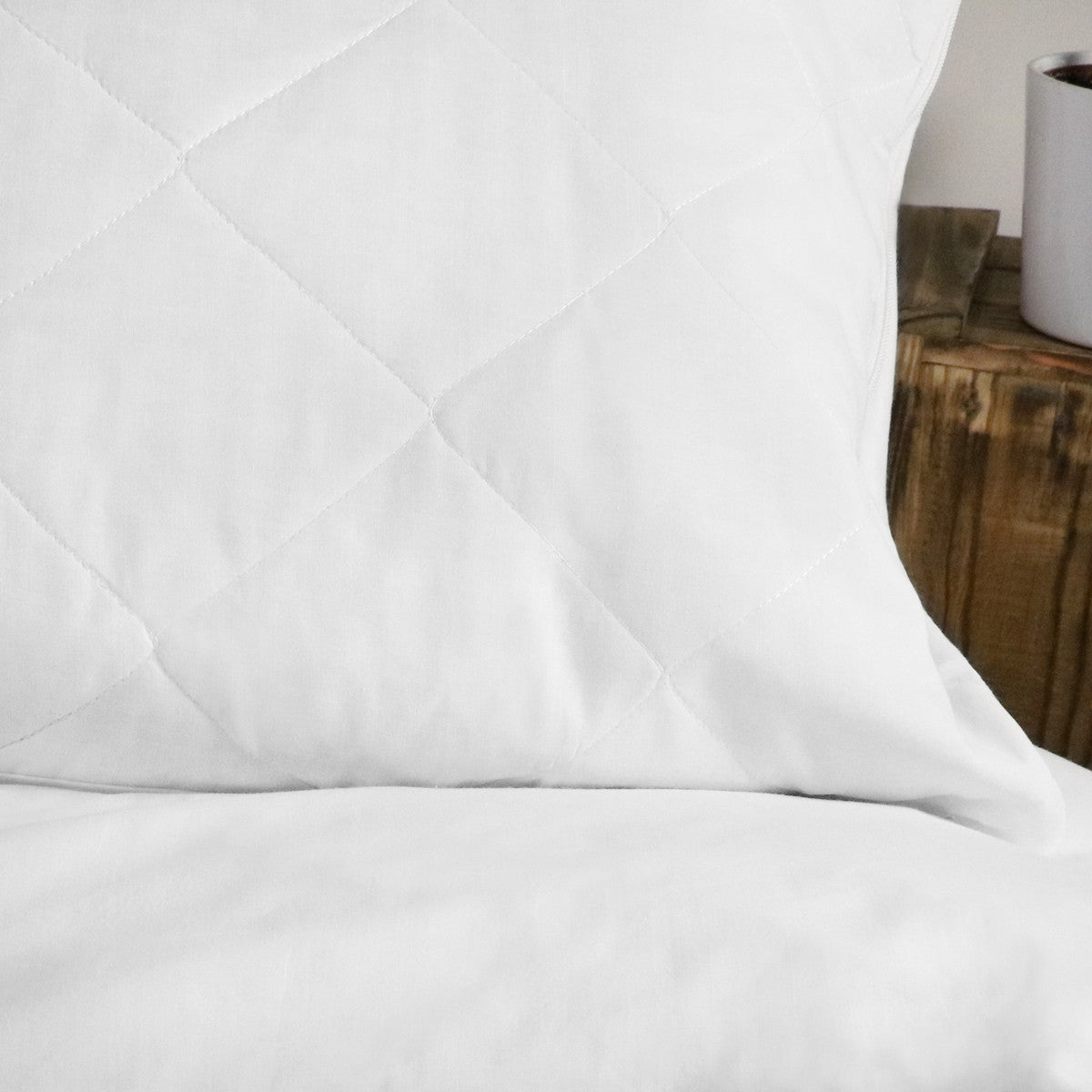 800 Gram Bounce Back Pillow with Quilted Zipped Removable Cover