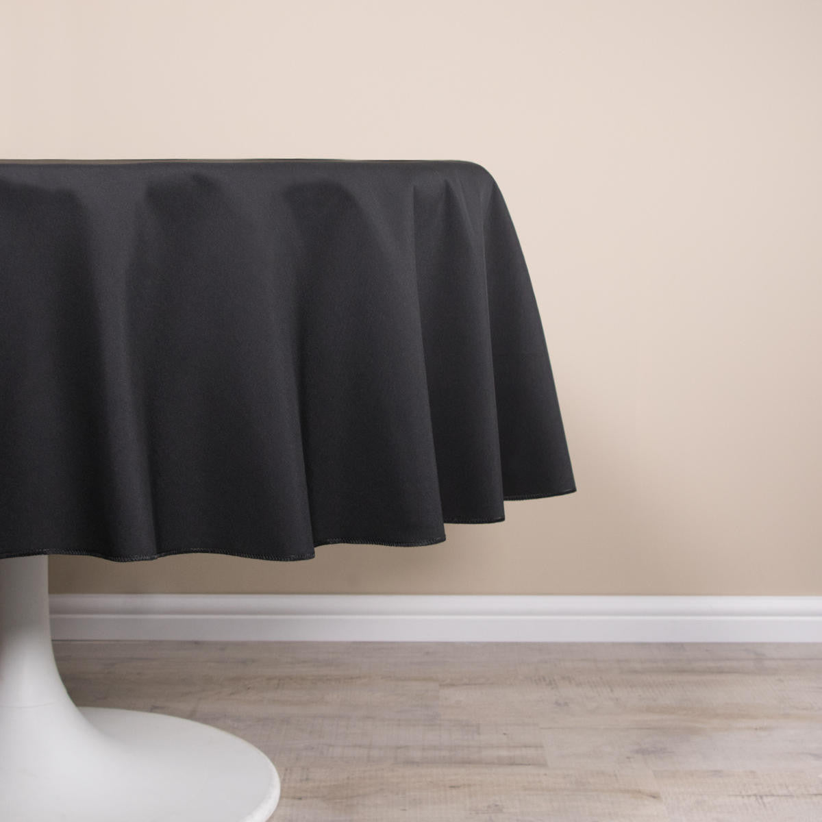 Easy Iron Plain 100% Polyester Round Tablecloths