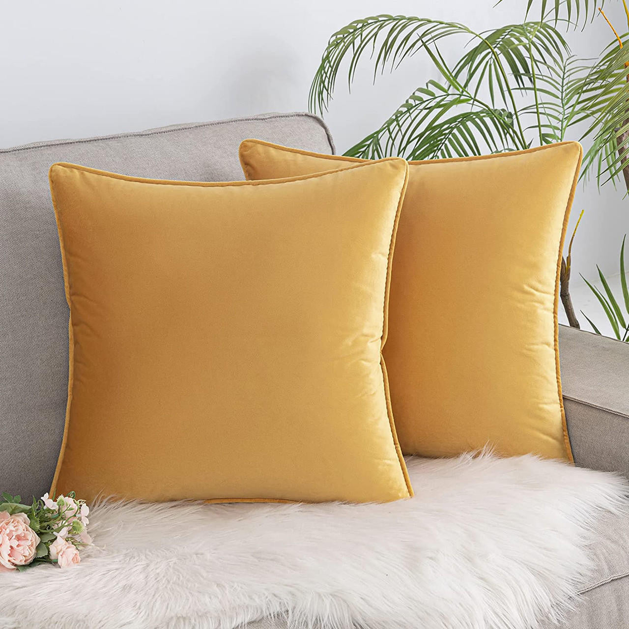 Set of 2 Cushions with Velvet Covers Included - 45x45 cm