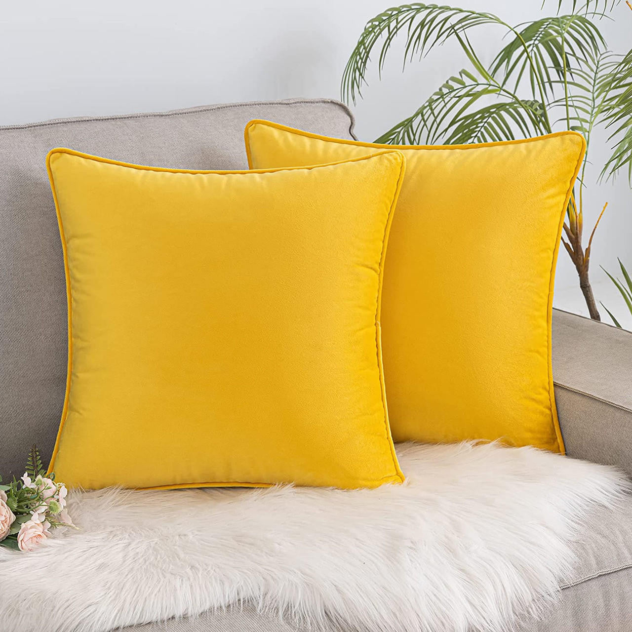 Set of 2 Cushions with Velvet Covers Included - 45x45 cm