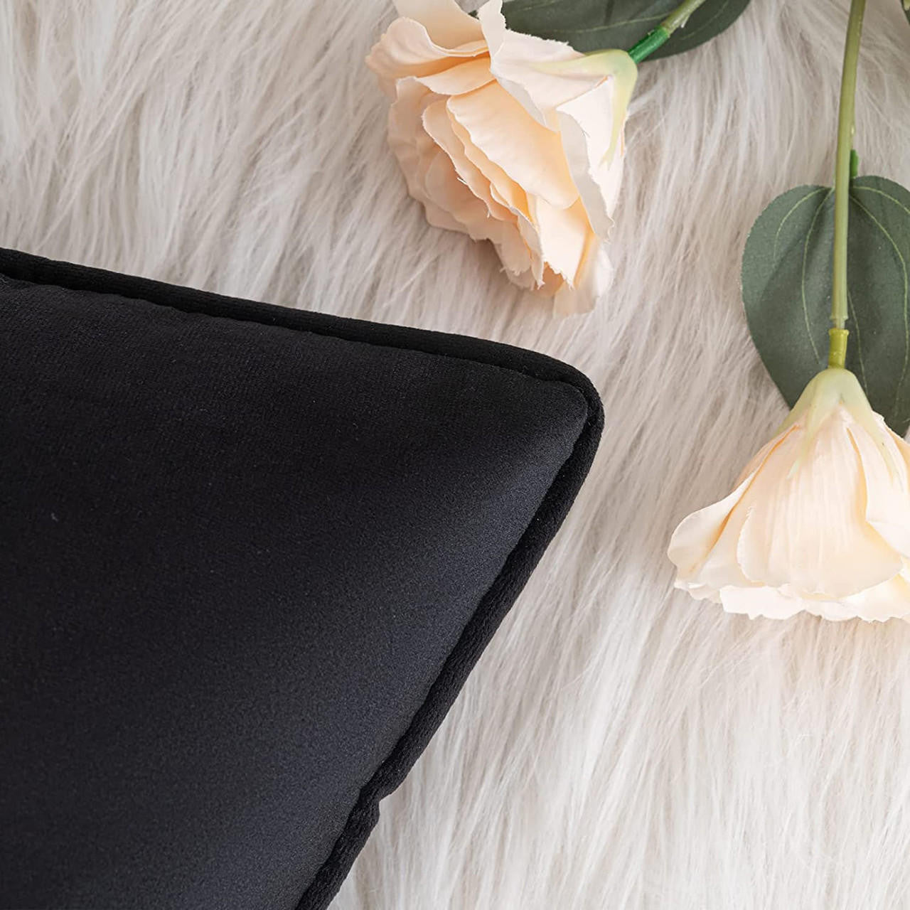 Set of 2 Cushions with Velvet Covers Included - 45x45 cm