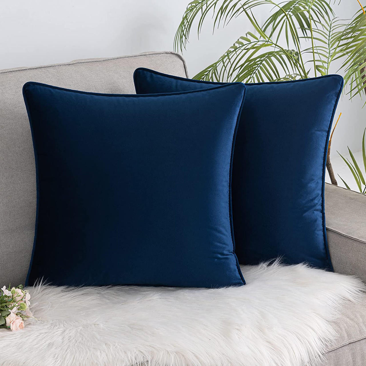 Set of 2 Cushions with Velvet Covers Included - 45x45 cm