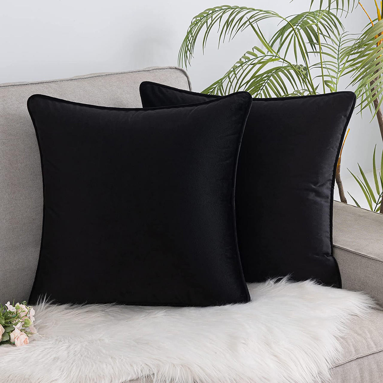 Set of 2 Cushions with Velvet Covers Included - 45x45 cm