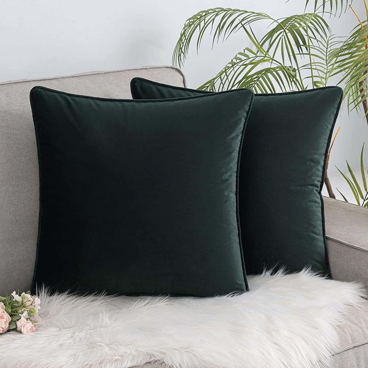 Set of 2 Cushions with Velvet Covers Included - 45x45 cm