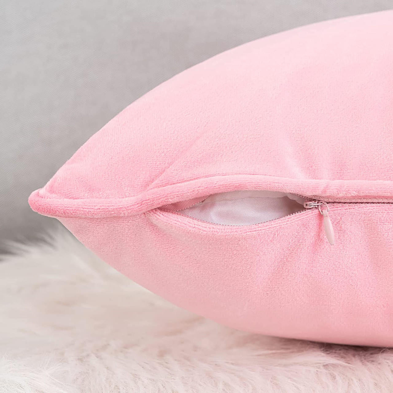 Set of 2 Cushions with Velvet Covers Included - 45x45 cm