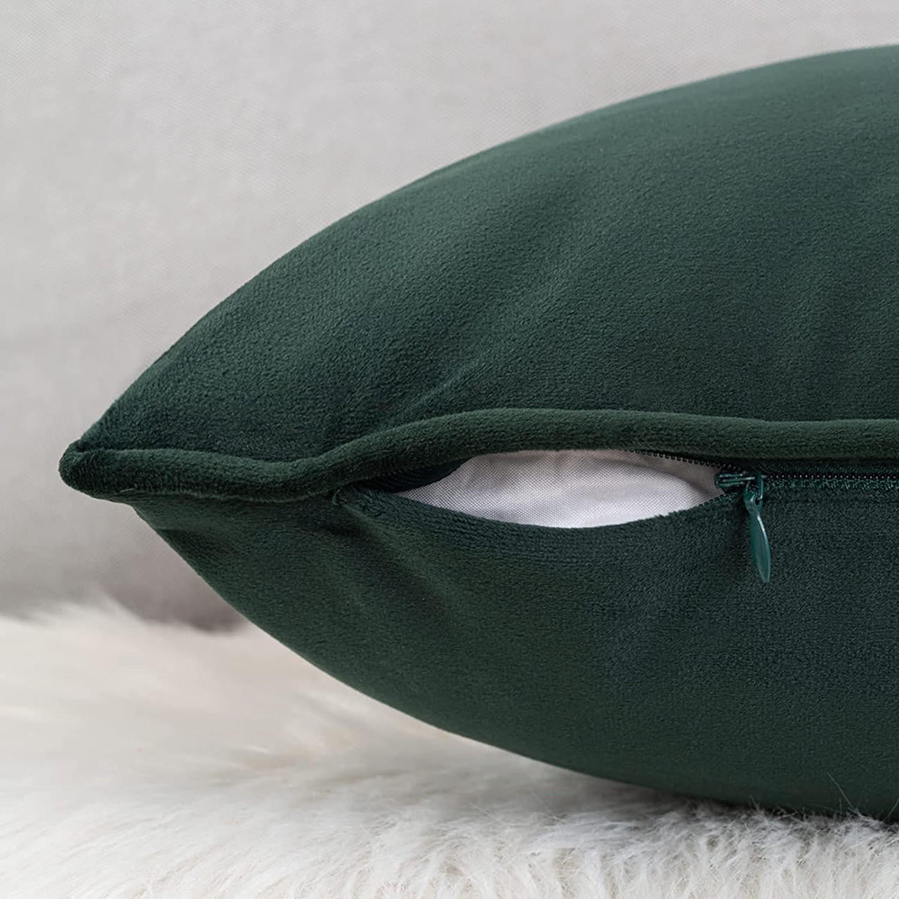 Set of 2 Cushions with Velvet Covers Included - 45x45 cm