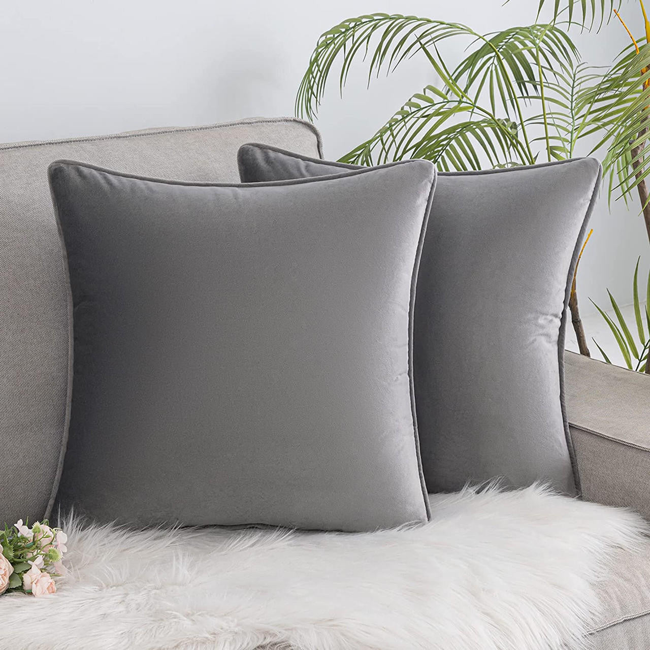 Set of 2 Cushions with Velvet Covers Included - 45x45 cm